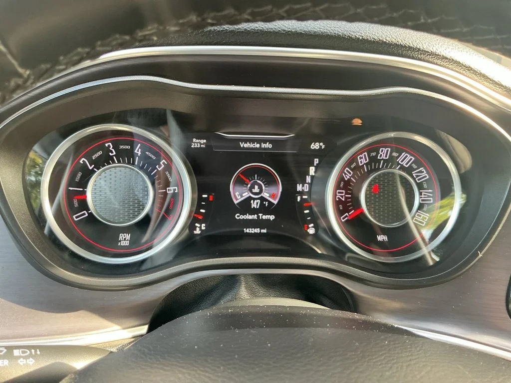 Used 2016 Silver Dodge SXT image 13