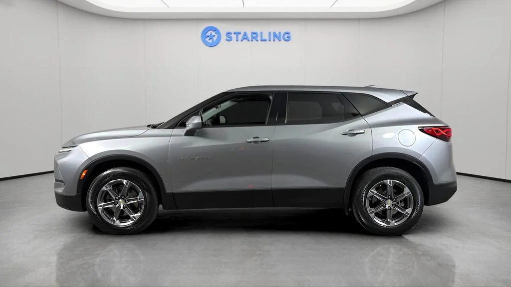 Used 2023 Sterling Gray Metallic Chevrolet 2LT image 4