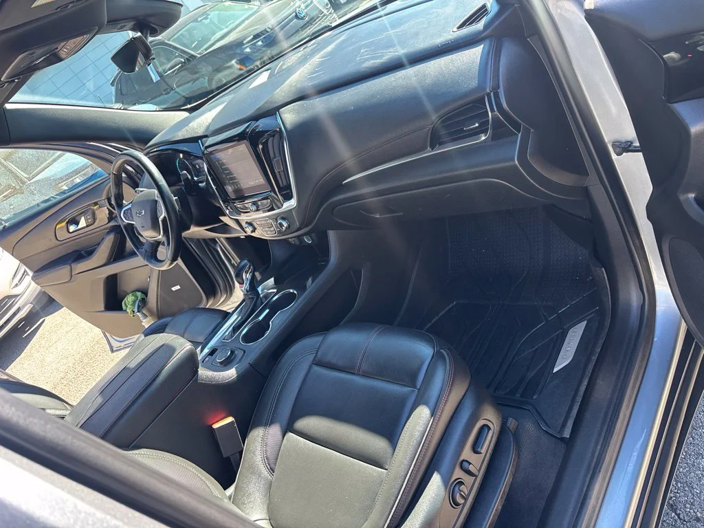 Used 2023 Gray Chevrolet RS image 32
