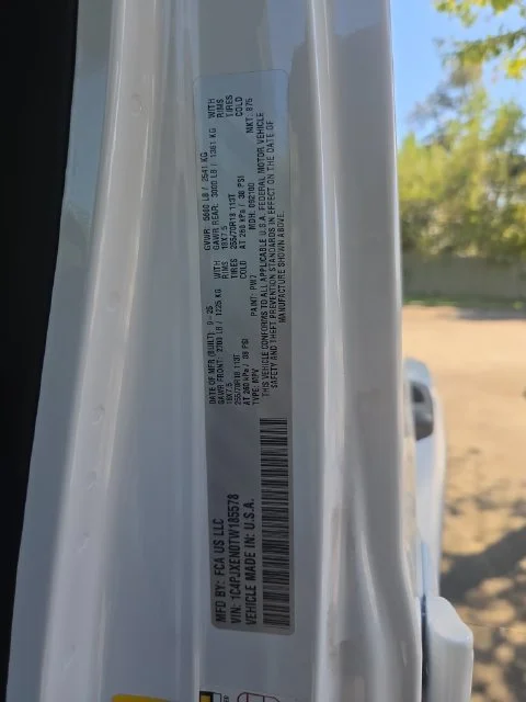 Used 2026 White Jeep Sahara image 32