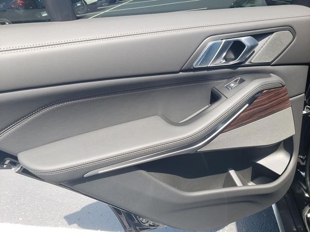 New 2026 Black Sapphire Metallic BMW xDrive40i image 14