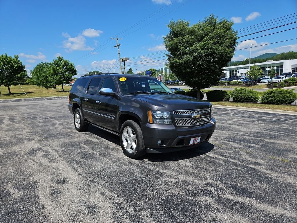 Used 2010 Beige Chevrolet LTZ image 8