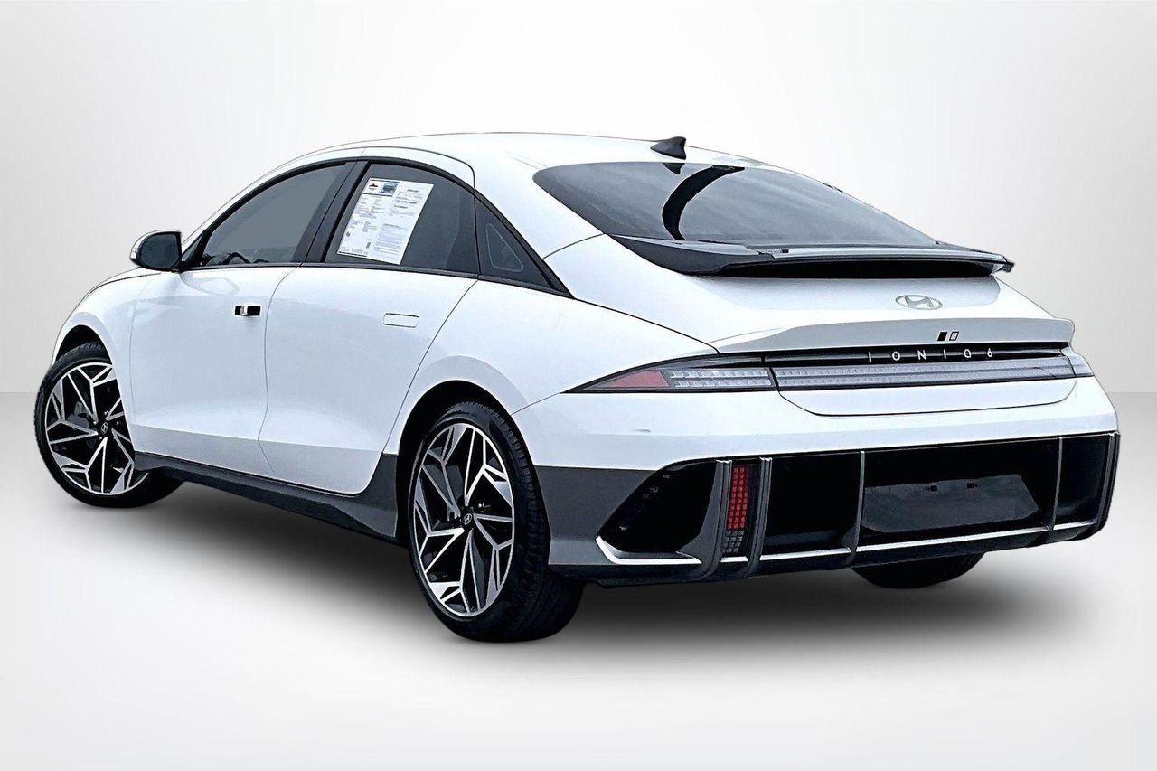 Used 2025 Serenity White Hyundai SEL image 5