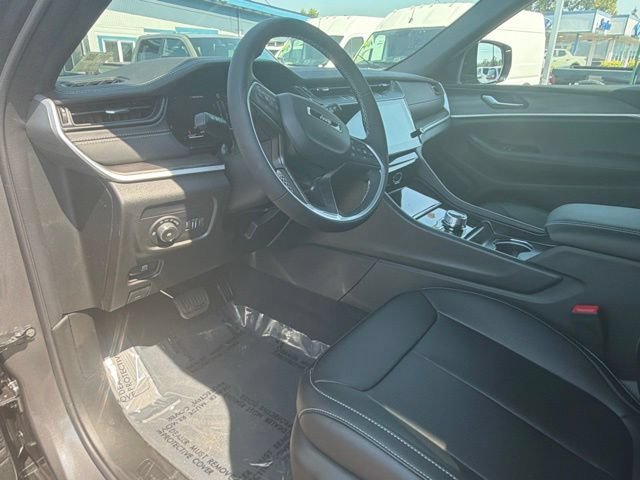 New 2026 Baltic Gray Metallic Clearcoat Jeep Limited image 19