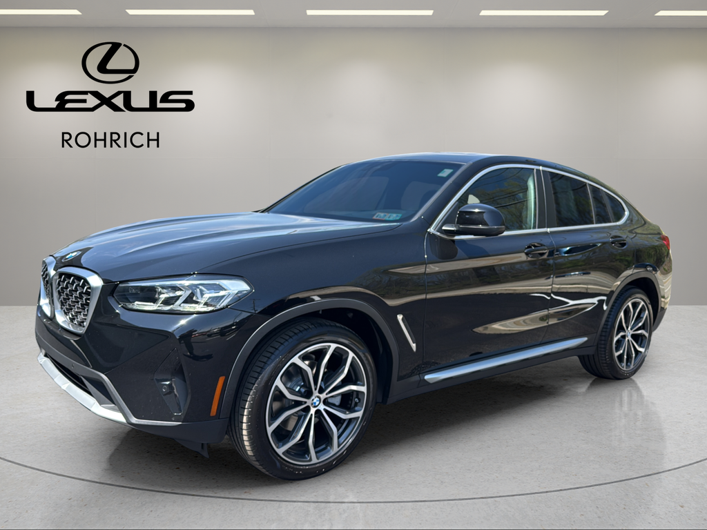 2022 BMW X4 xDrive30i's photo