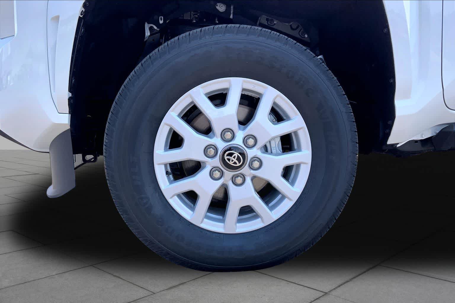 2026 Toyota Tacoma SR5 - Photo 11