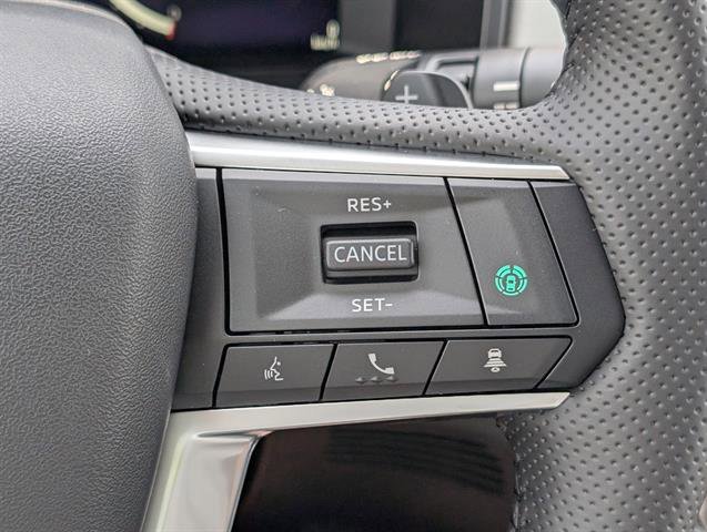 Used 2025 White Diamond Mitsubishi SE image 52
