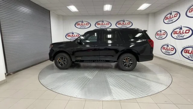 New 2027 Agate Black Metallic Ford Tremor image 7