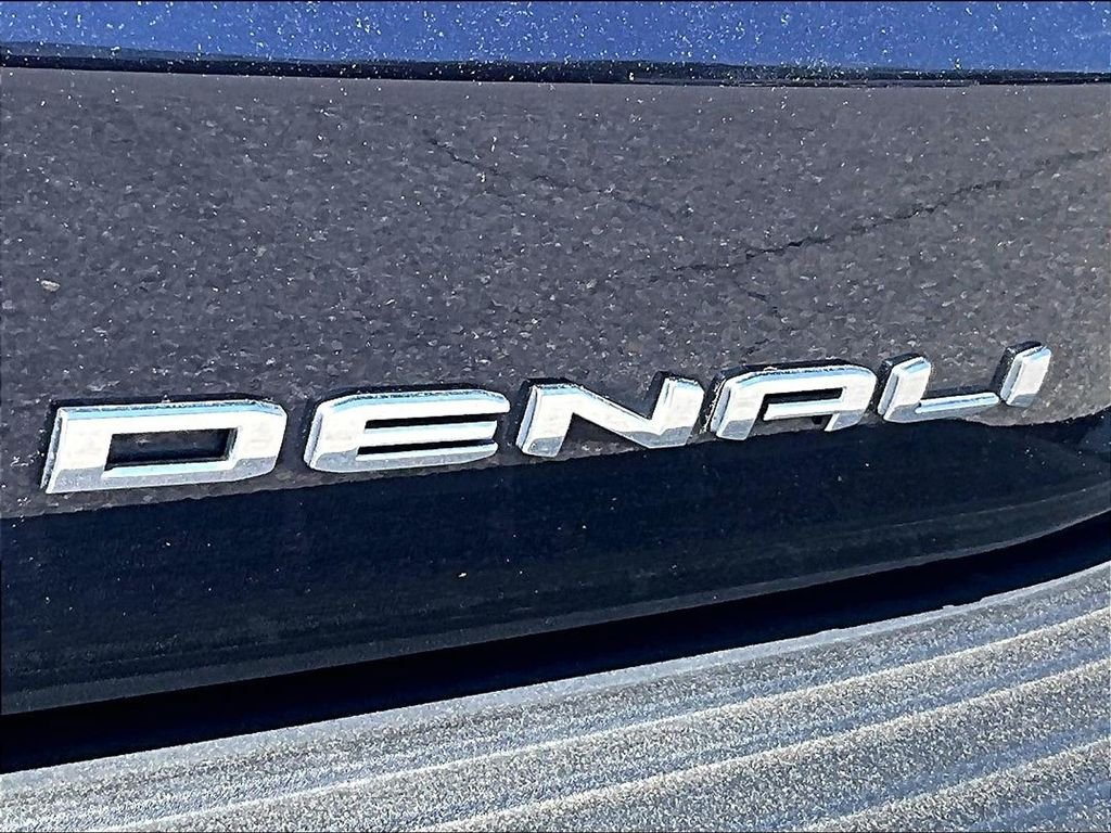 Used 2022 Blue GMC Denali image 30