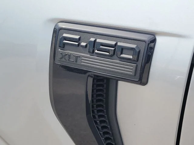 New 2026 Silver Metallic Ford XLT image 9