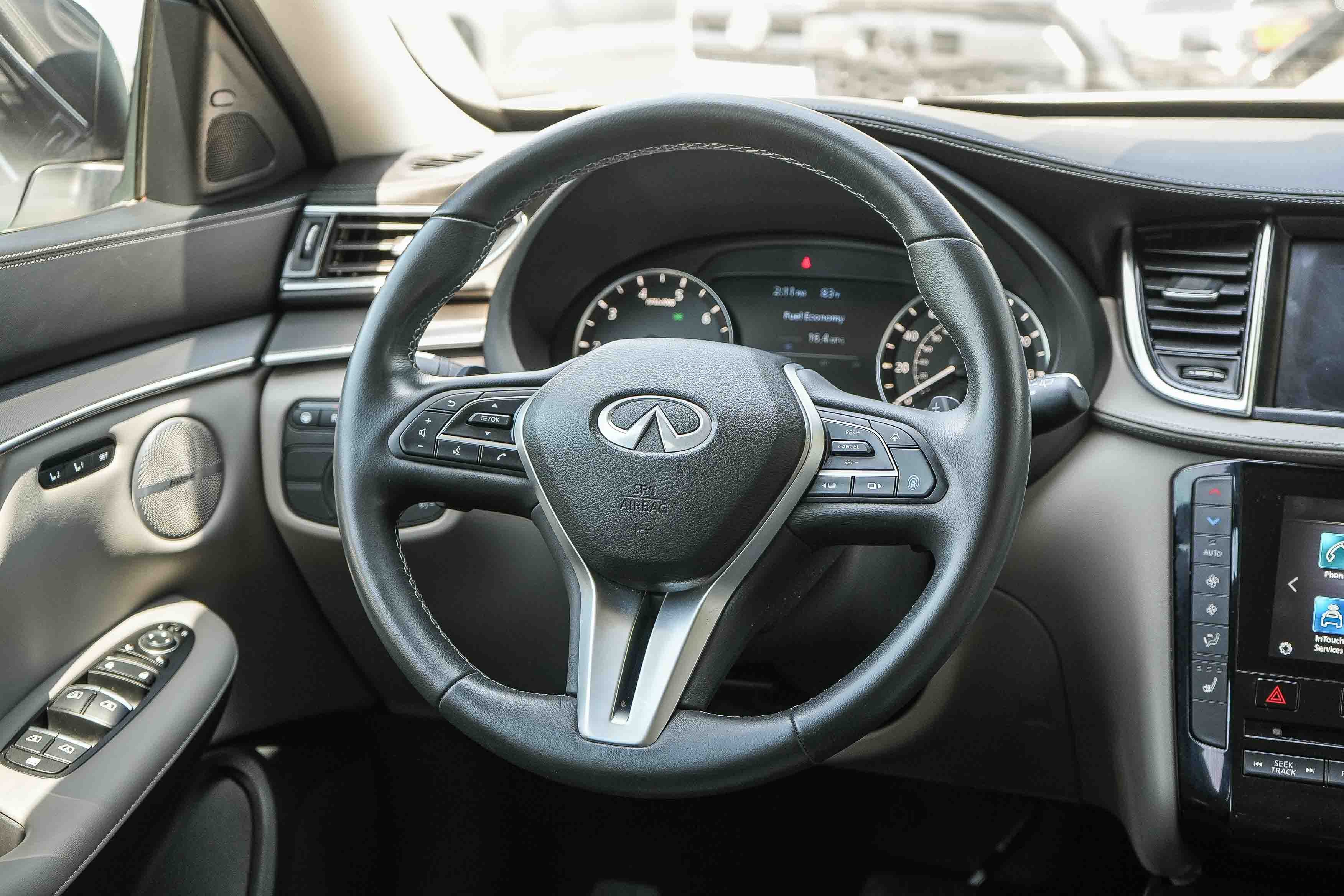 Used 2024 RADIANT WHITE INFINITI LUXE image 16