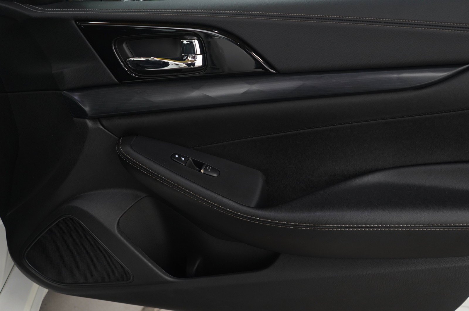 2023 Nissan Maxima Platinum - Photo 9