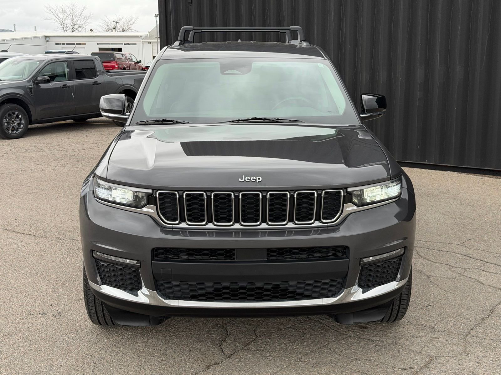 View vehicle photo 3