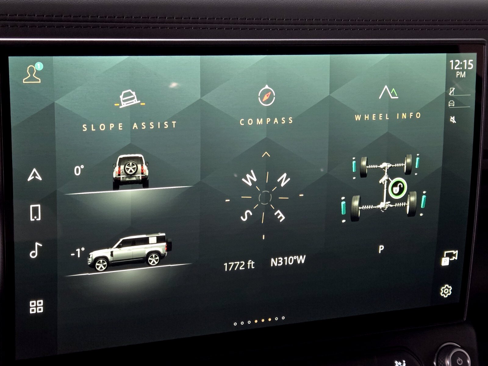 New 2026 Woolstone Green Land Rover X-Dynamic SE image 30