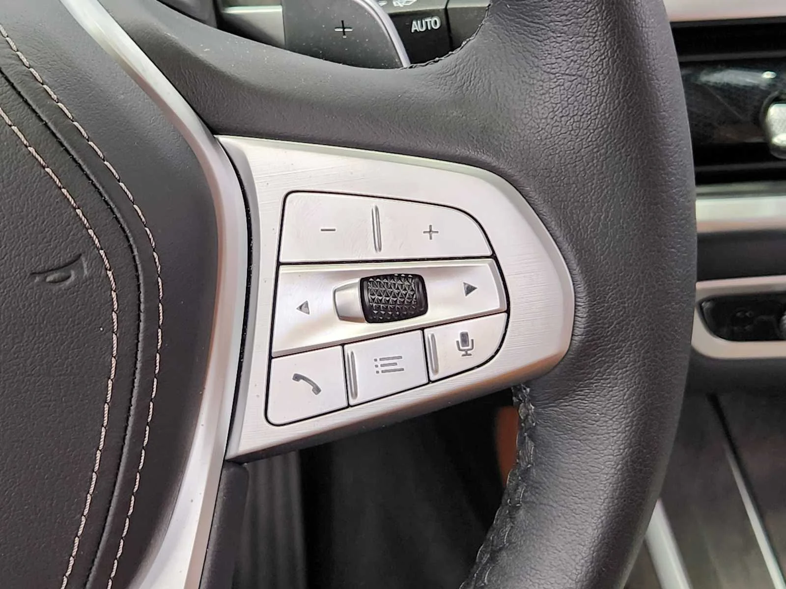 Used 2024 Skyscraper Grey Metallic BMW xDrive40i image 26