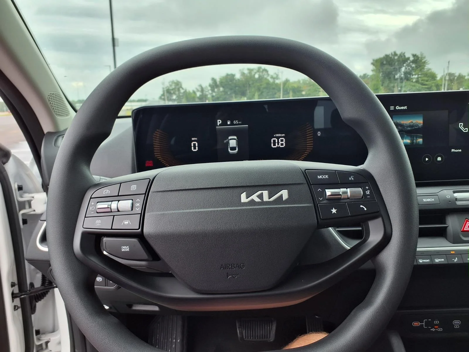 New 2026 Snow White Pearl Kia LXS image 19