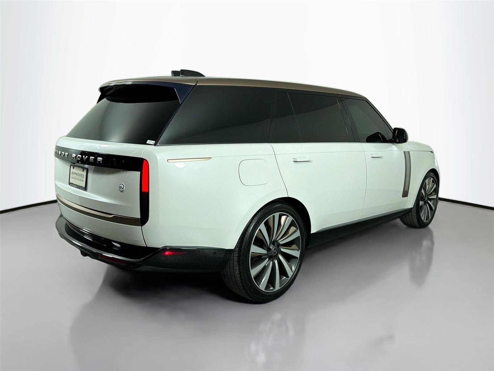 Certified Used 2022 Icy White Gloss Land Rover SV LONG WHEELBASE image 5