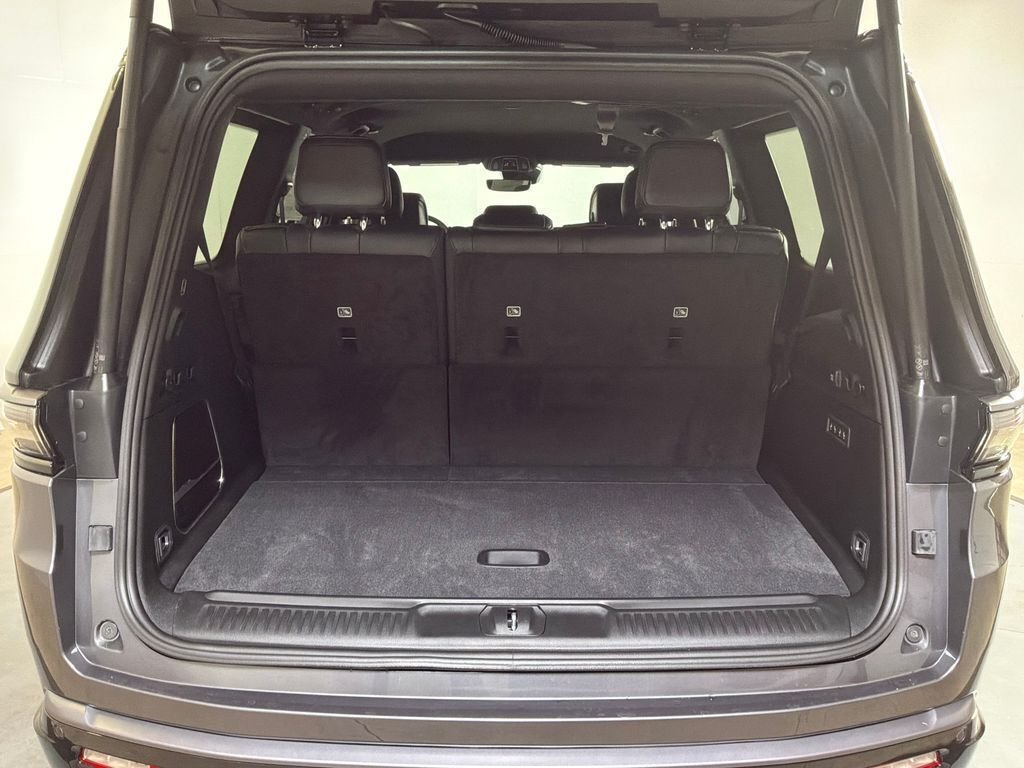New 2026 Baltic Gray Metallic Clearcoat Jeep Limited Altitude image 18