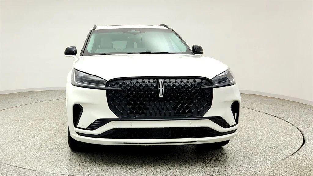 Used 2025 Pristine White Metallic Tri-Coat Lincoln Premiere RWD w/ Jet Pkg & 21
