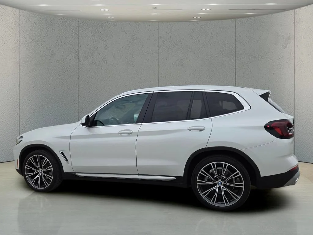 Used 2024 Mineral White Metallic BMW sDrive30i image 8