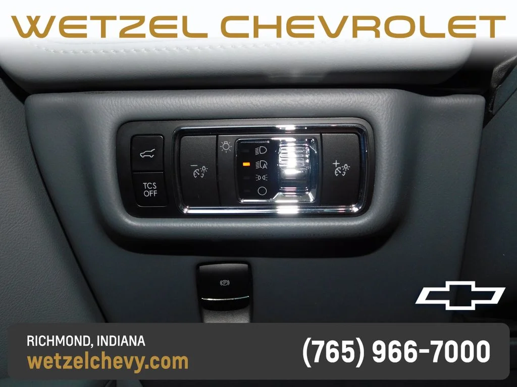 Used 2023 Silver Lincoln Reserve image 30