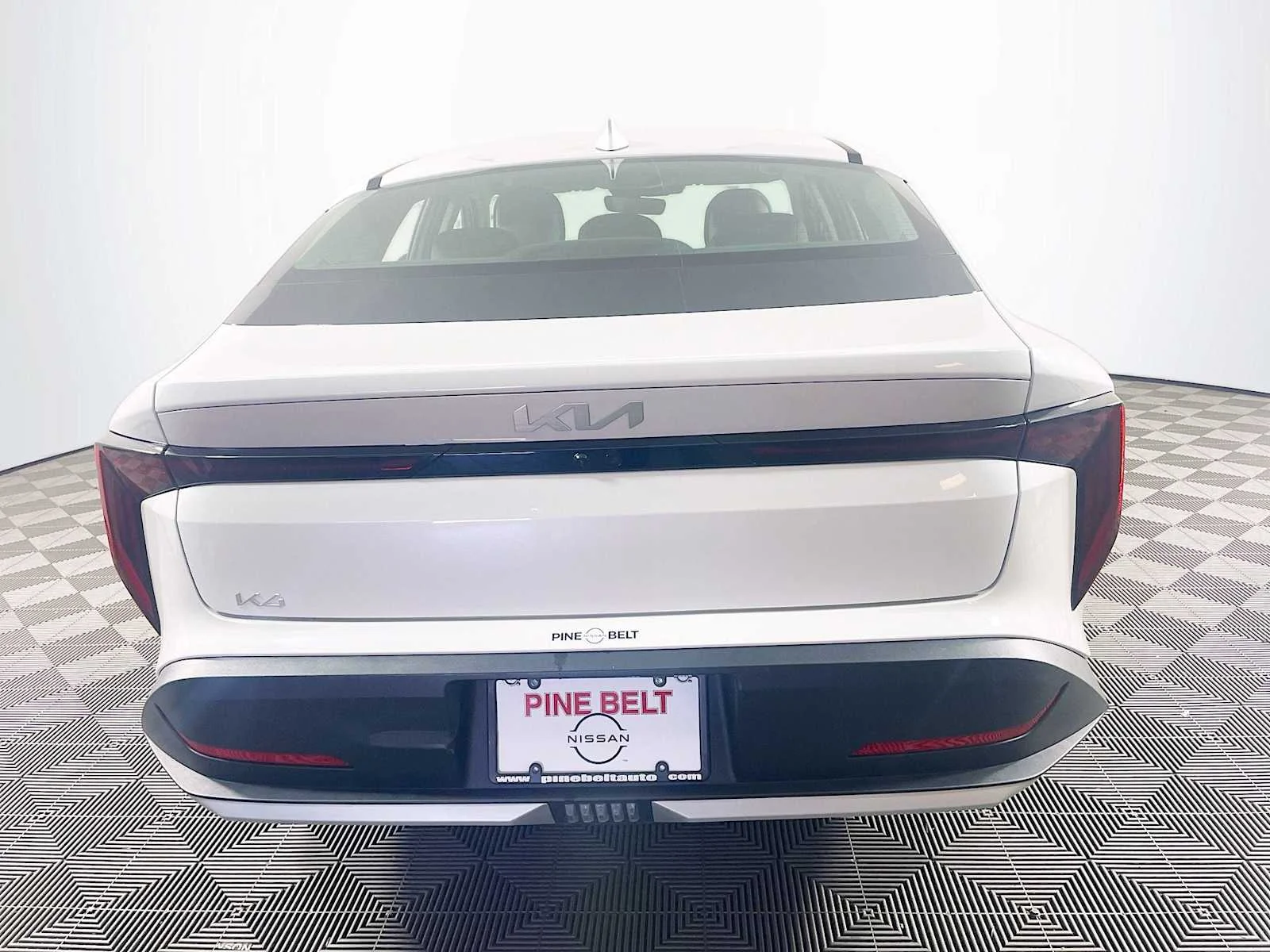Used 2025 Snow White Pearl Kia EX image 5