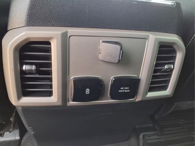 Used 2020 White Ford Lariat image 25