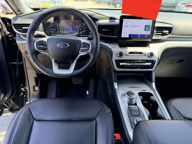 Used 2023 Black Ford XLT image 17
