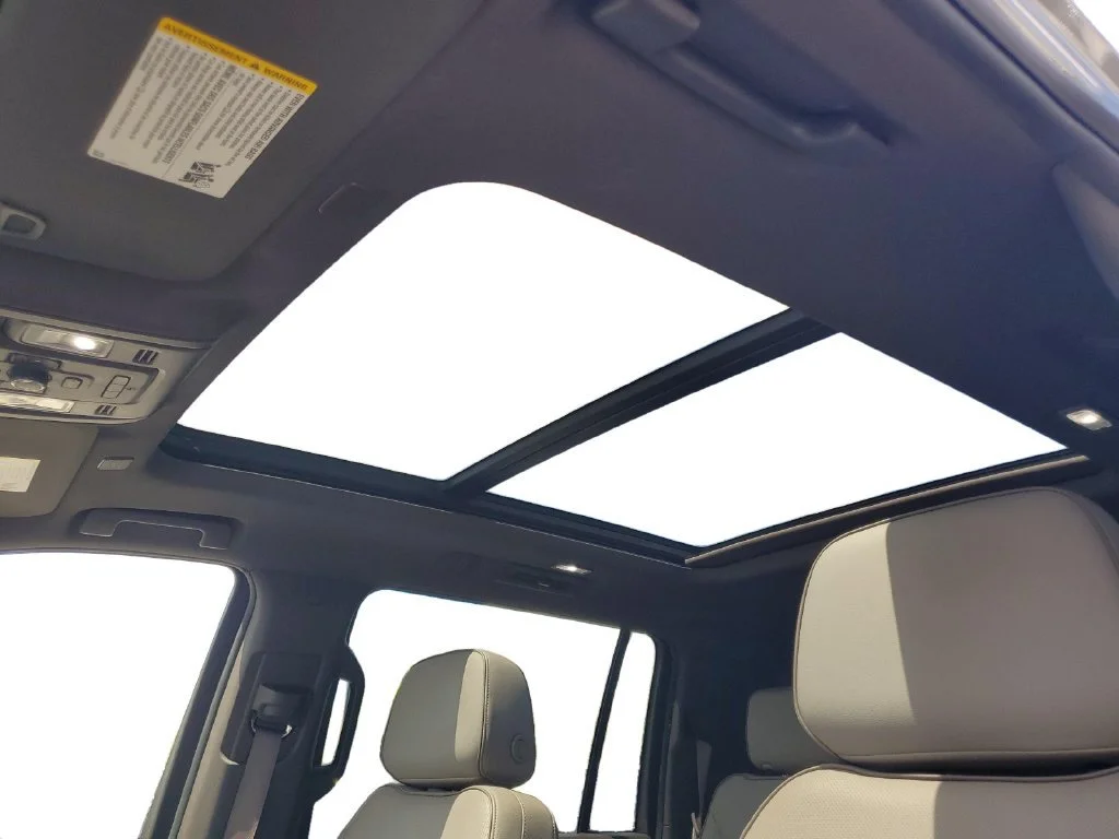 Used 2023 Sterling Metallic GMC SLT image 11