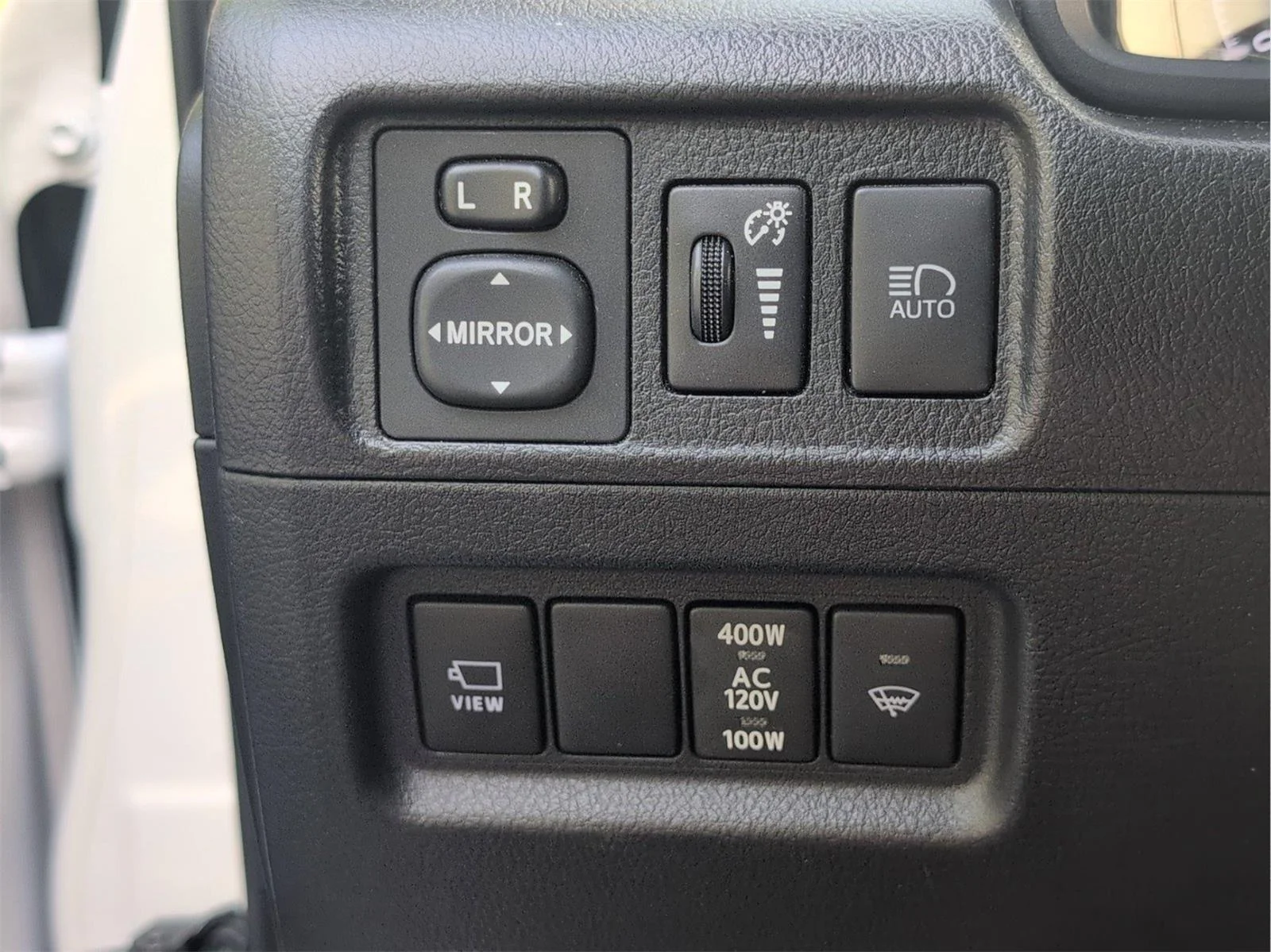 Used 2022 Blizzard Pearl Toyota Limited image 31