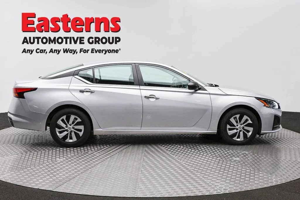 Used 2024 Silver Nissan 2.5 S image 4