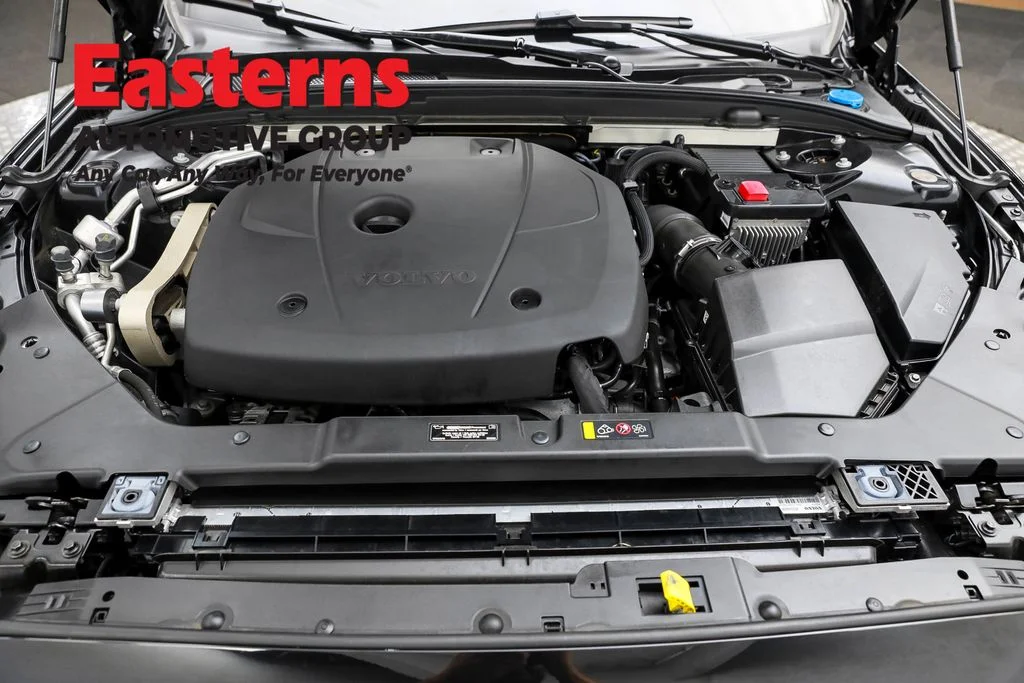 Used 2022 Black Volvo T5 image 7
