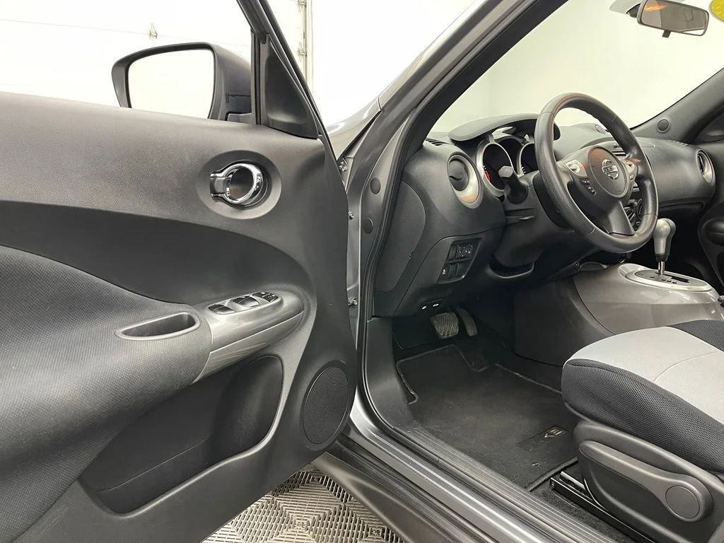 Used 2015 Gun Metallic Nissan S image 13