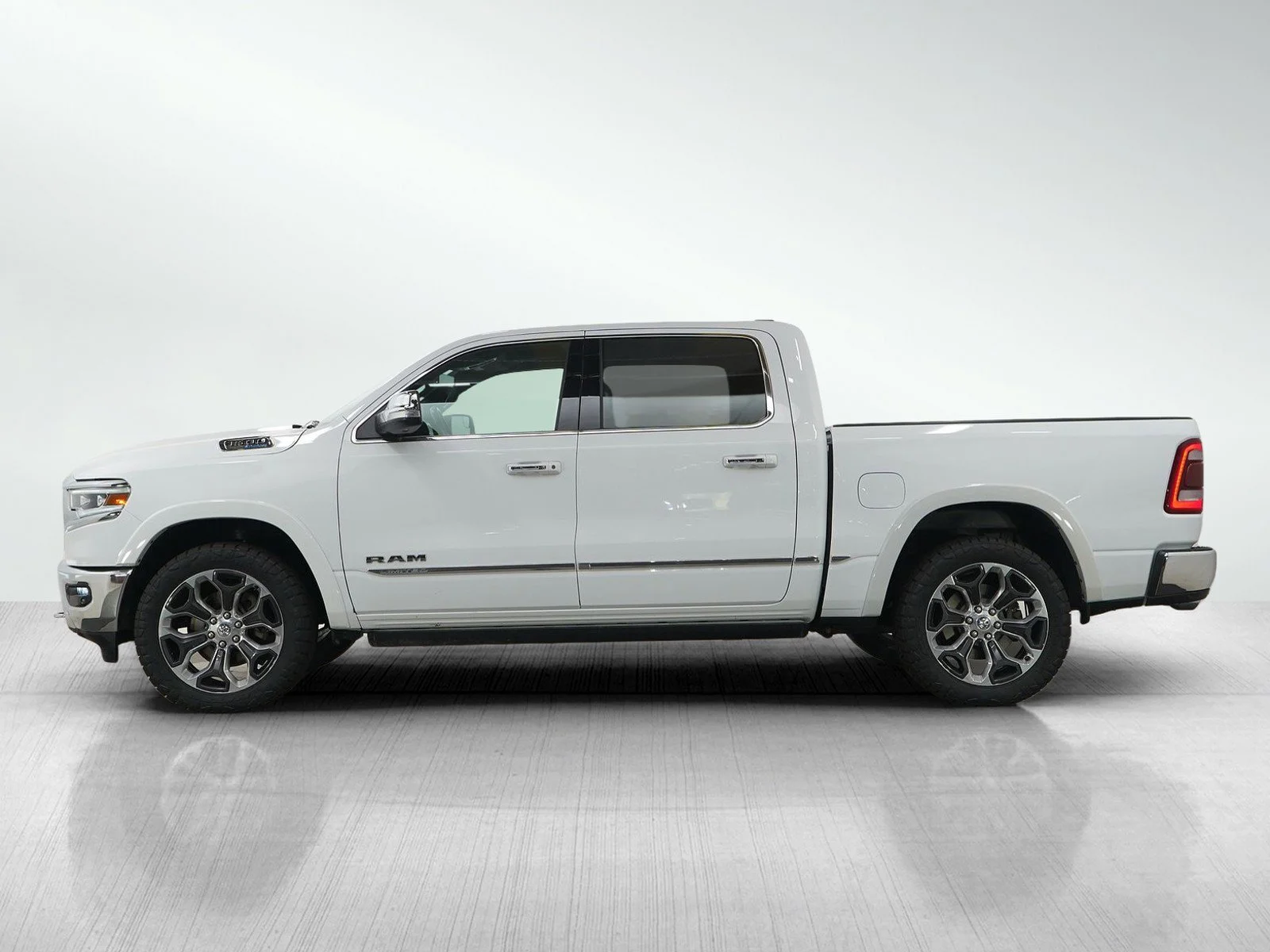 Used 2022 RAM Ram 1500 Limited with VIN 1C6SRFHTXNN241596 for sale in Hopkins, Minnesota