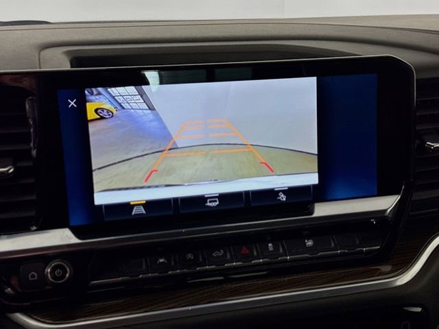 Used 2024 Summit White Chevrolet LT image 16