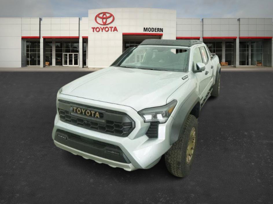 New 2025 Celestial Silver M Toyota Trailhunter image 5
