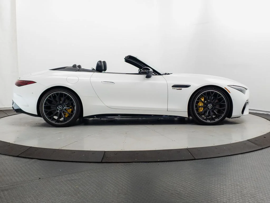 Used 2022 MANUFAKTUR Moonlight White Magno Mercedes-Benz SL 63 AMG® image 37