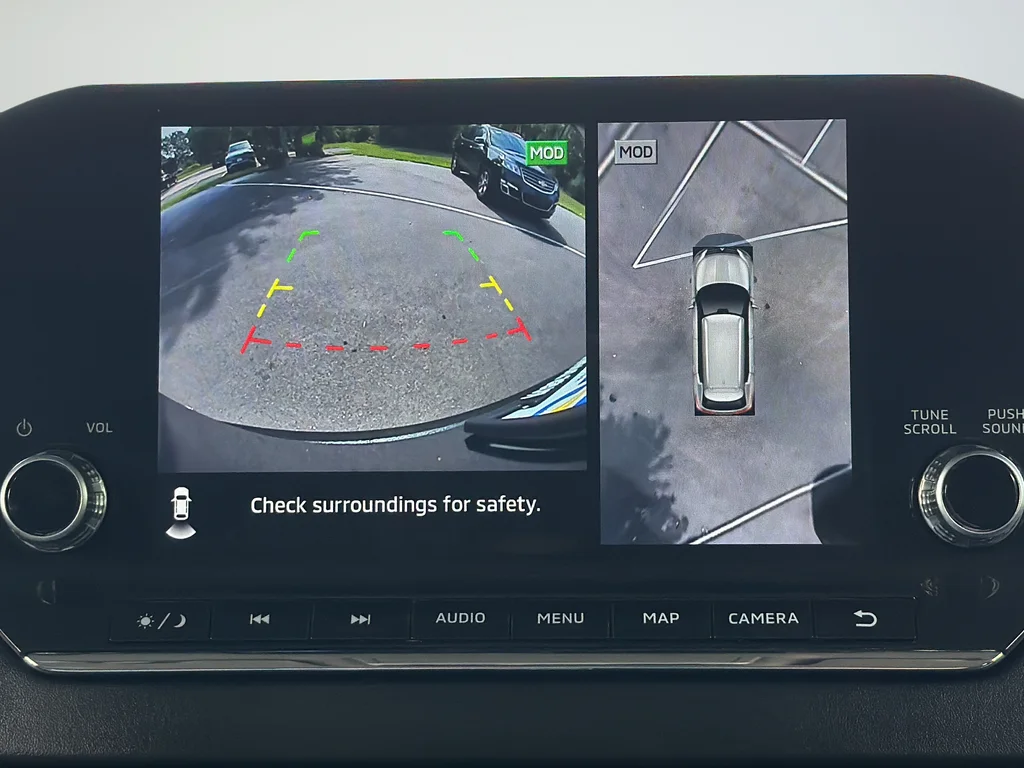 Used 2022 Black Mitsubishi SEL image 13