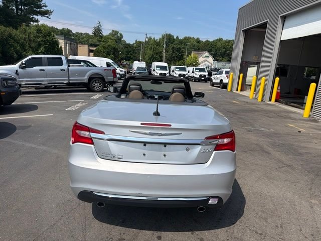 Used 2011 Silver Chrysler Touring image 6