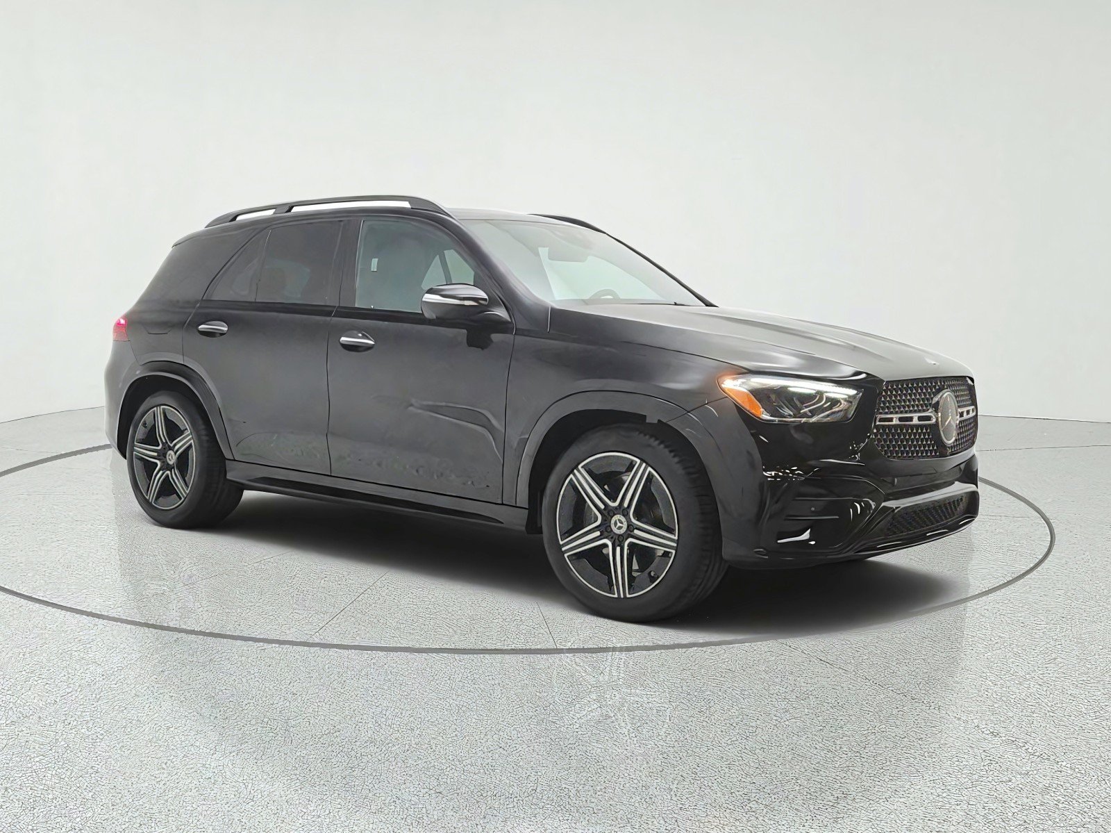 Certified Used 2024 Obsidian Black Metallic Mercedes-Benz GLE 580 4MATIC® SUV image 3