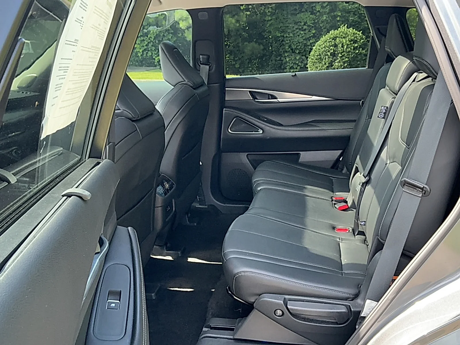 Used 2025 Harbor Gray INFINITI LUXE image 15
