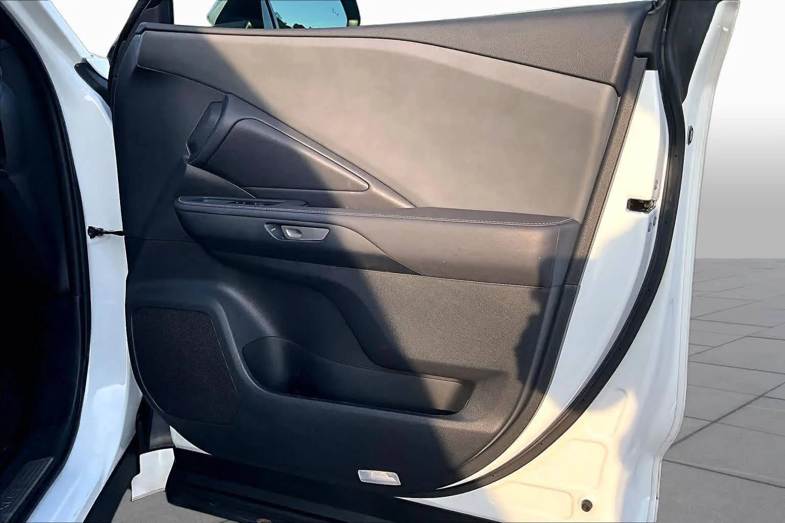 Used 2025 Wind Chill Pearl Lexus Premium image 23