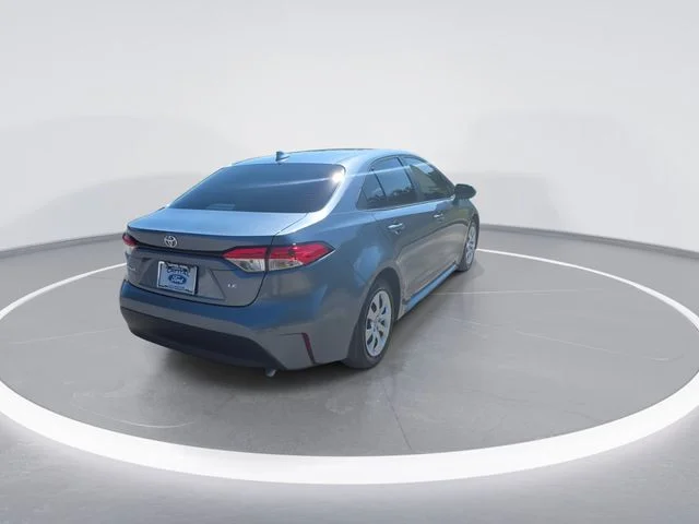 Used 2025  Toyota LE image 8