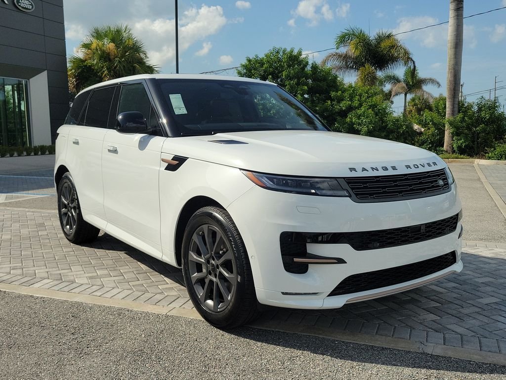 New 2026 Fuji White LAND ROVER Dynamic SE image 7