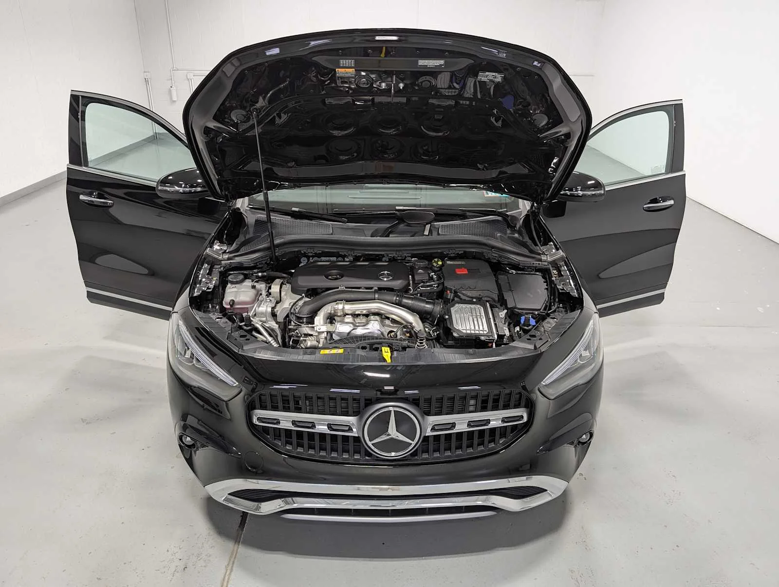 Certified Used 2025 Night Black Mercedes-Benz GLA 250 image 13
