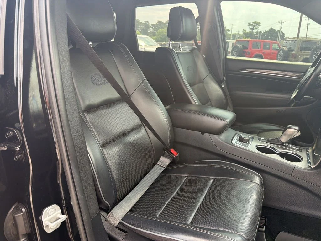Used 2020 Black Jeep Overland image 25