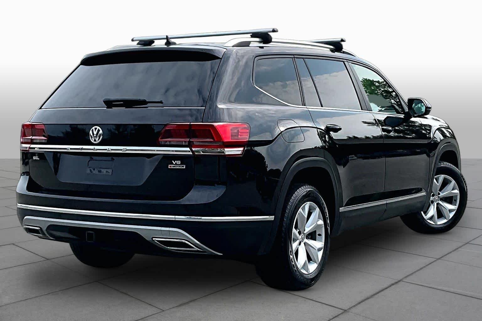 Used 2019 Deep Black Pearl Volkswagen 3.6L V6 SEL image 13