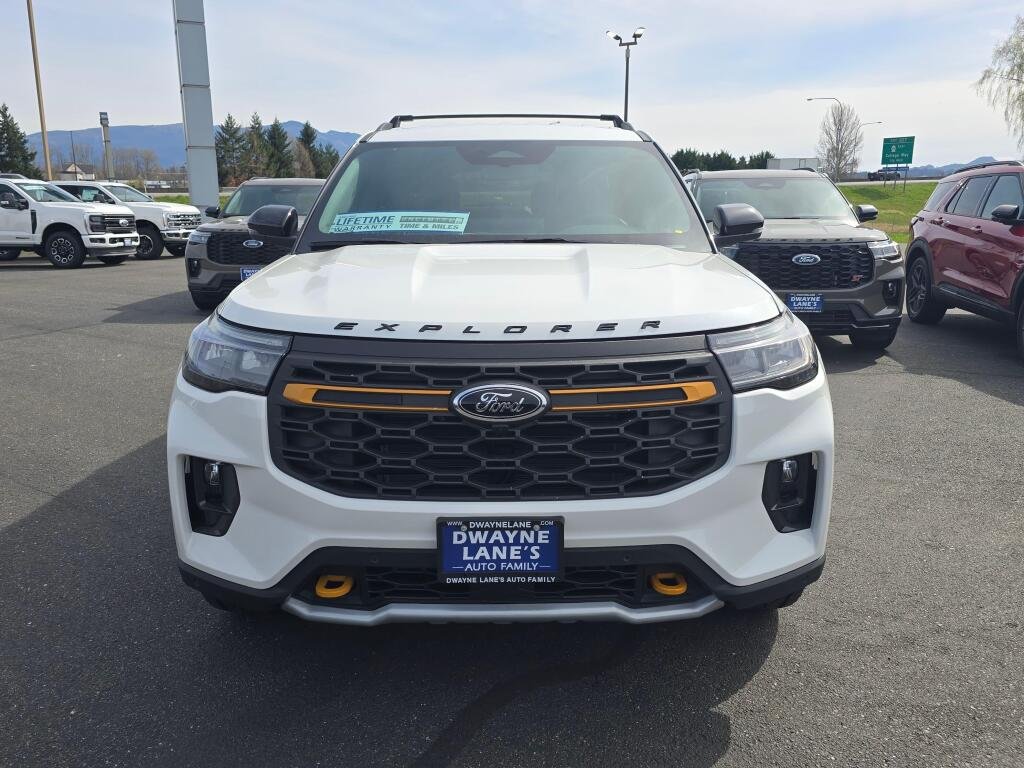 New 2026 Star White Metallic Tri-Coat Ford Tremor® image 2