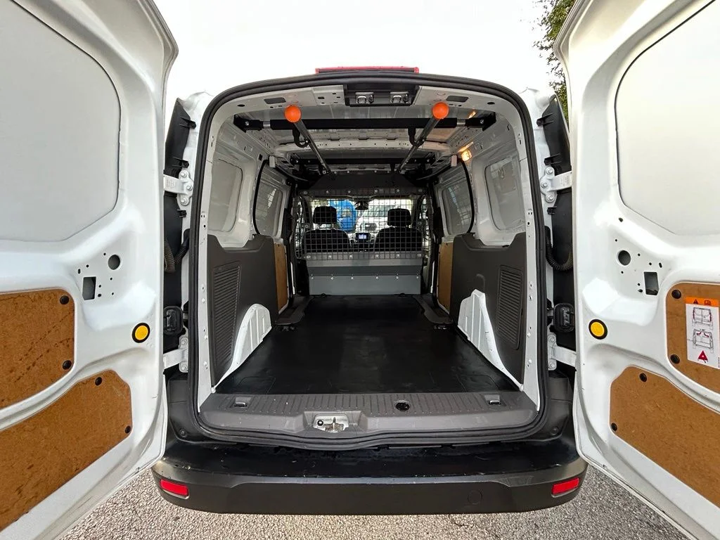 Used 2019 Frozen White Ford XL image 27