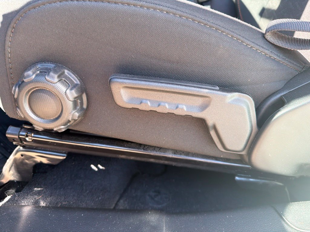 Used 2023 White Jeep Mojave image 24